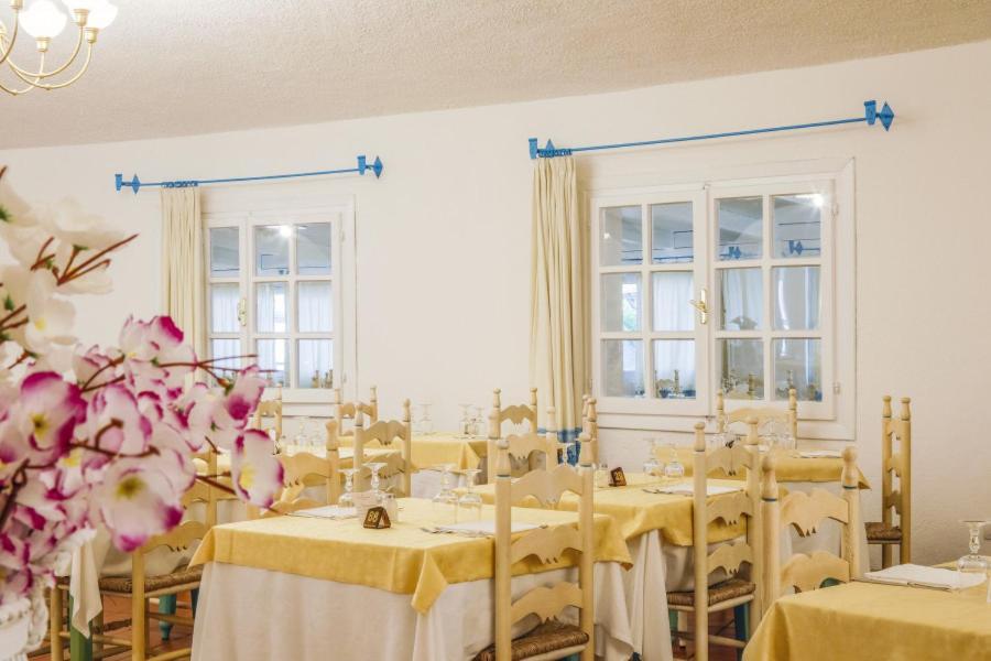 Hotel Nicolaus Club Li Cucutti Agrustos Exteriér fotografie