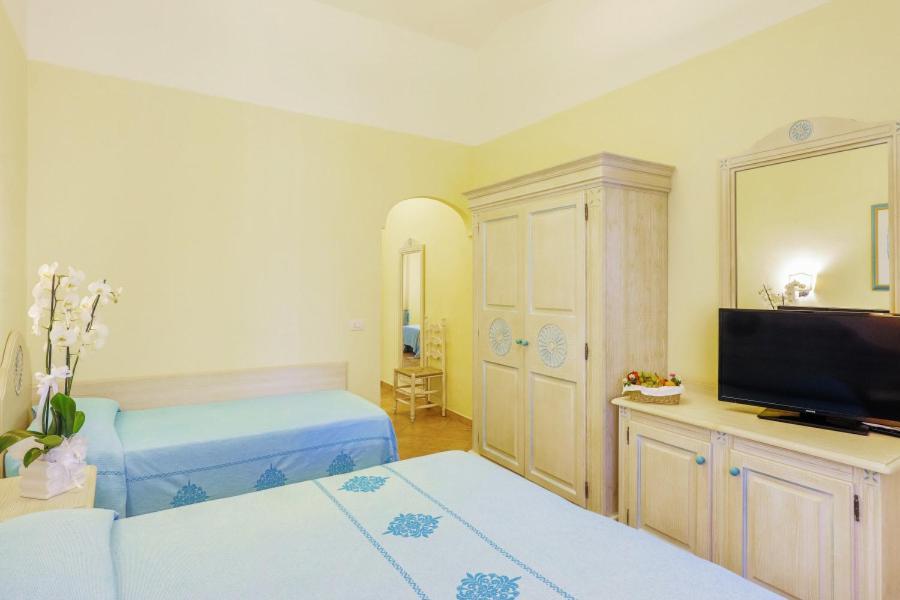Hotel Nicolaus Club Li Cucutti Agrustos Exteriér fotografie